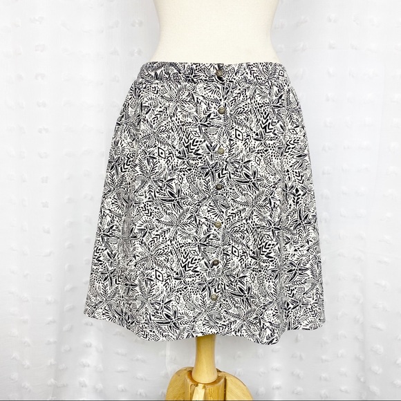 Maurices black & cream floral button front skirt M - Picture 2 of 10